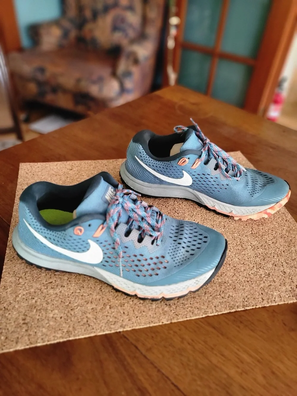 Nike Air Zoom Terra Kiger 4 Trail Running Shoes – Women’s 8 – Blue/Coral – Like